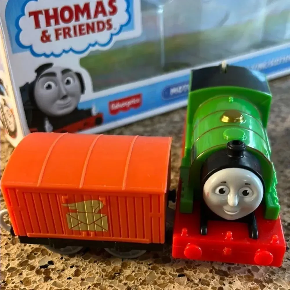 Thomas & Friends Percy and mail Cars in Motor Train Set of 3. Choo Choo!
